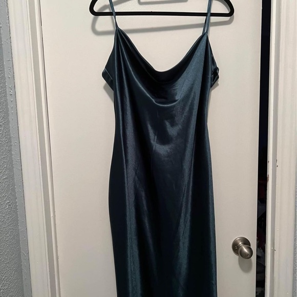 Spaghetti Strap Green Midi Dress - Picture 2 of 4
